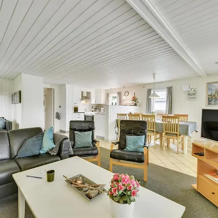 Elizabeth - 400m To The Fjord By Interhome *